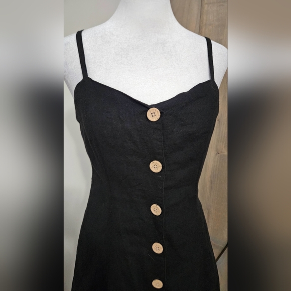 URBAN OUTFITTERS UO Button-Down Strappy Back Linen Dress. Black. Size XS - Picture 9 of 13